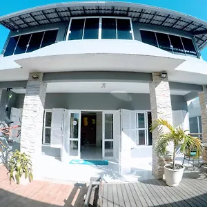 ioio-hostel-cabo-frio.cabofriohotels.org/